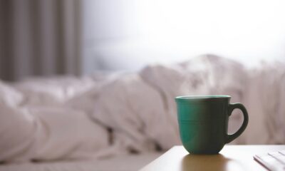 Cafeïne en slaap: hoe lang voor bedtijd stoppen?